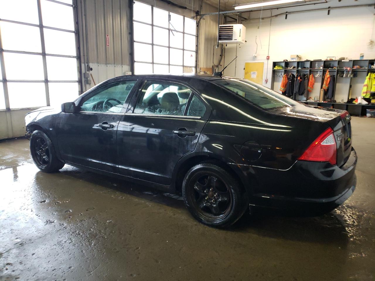 3FAHP0HA2BR322661 2011 Ford Fusion Se