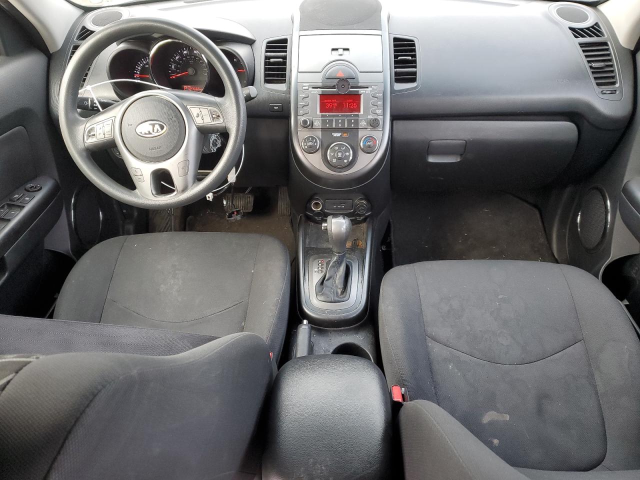 KNDJT2A23B7318065 2011 Kia Soul +