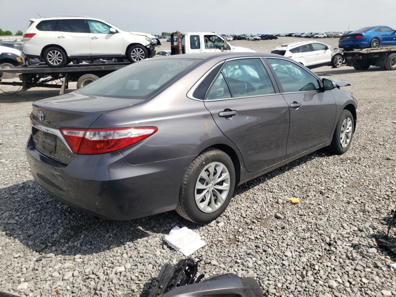 2017 Toyota Camry Le vin: 4T1BF1FKXHU327916