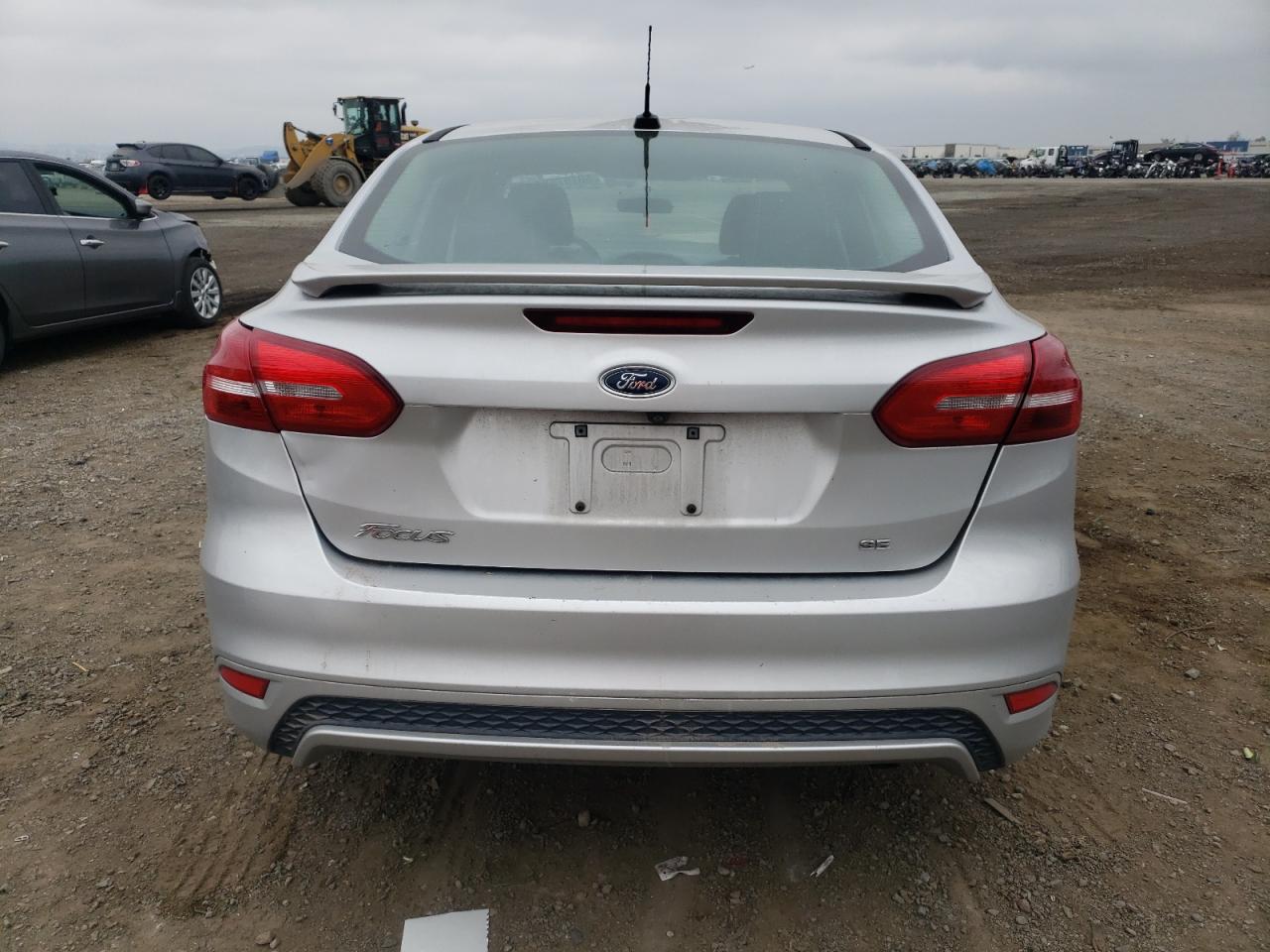 2016 Ford Focus Se vin: 1FADP3F29GL384124