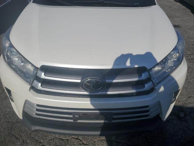 VIN 5TDJZRFH3KS949814 2019 Toyota Highlander, SE no.12