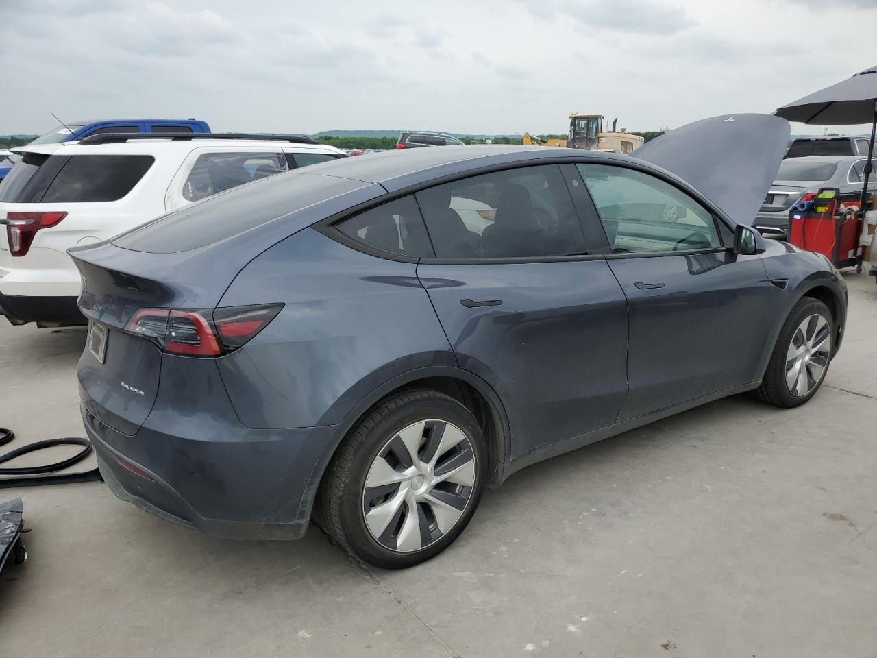 7SAYGDEE7PA105155 2023 Tesla Model Y