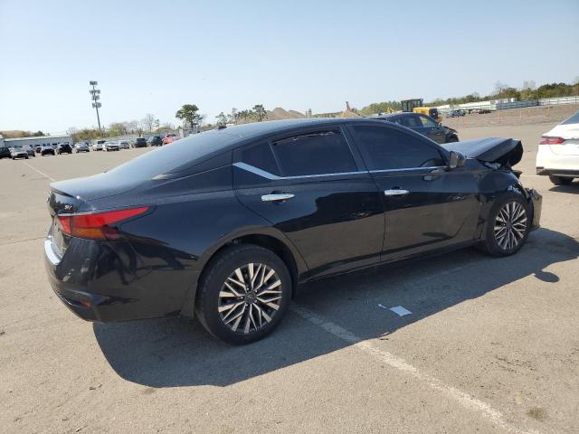 1N4BL4DW2PN363781 Nissan Altima SV 3