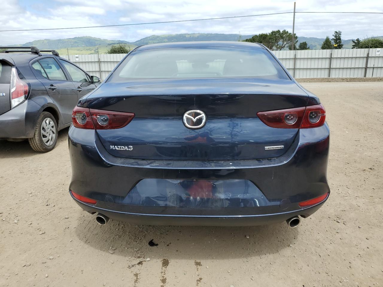 2019 Mazda 3 vin: 3MZBPABL8KM113077