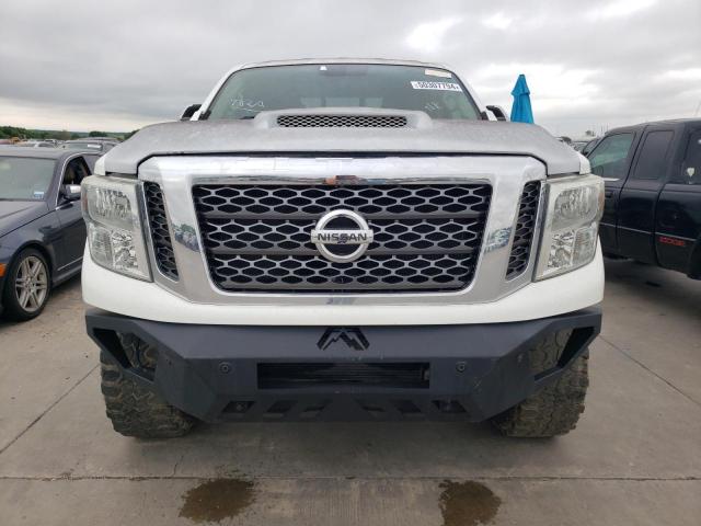 Пикапы NISSAN TITAN 2016 Белый