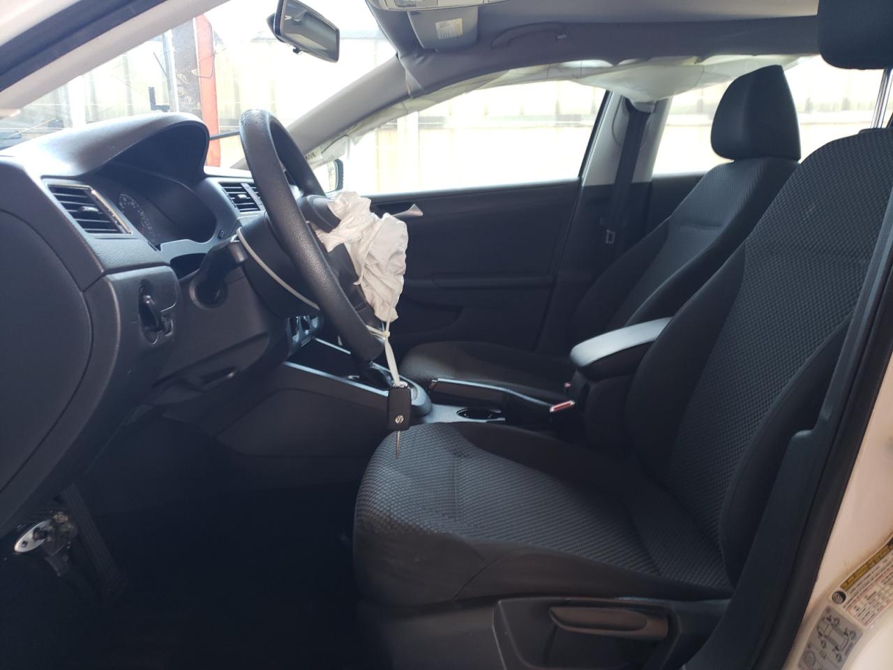 3VW2K7AJ1EM227962 2014 Volkswagen Jetta Base