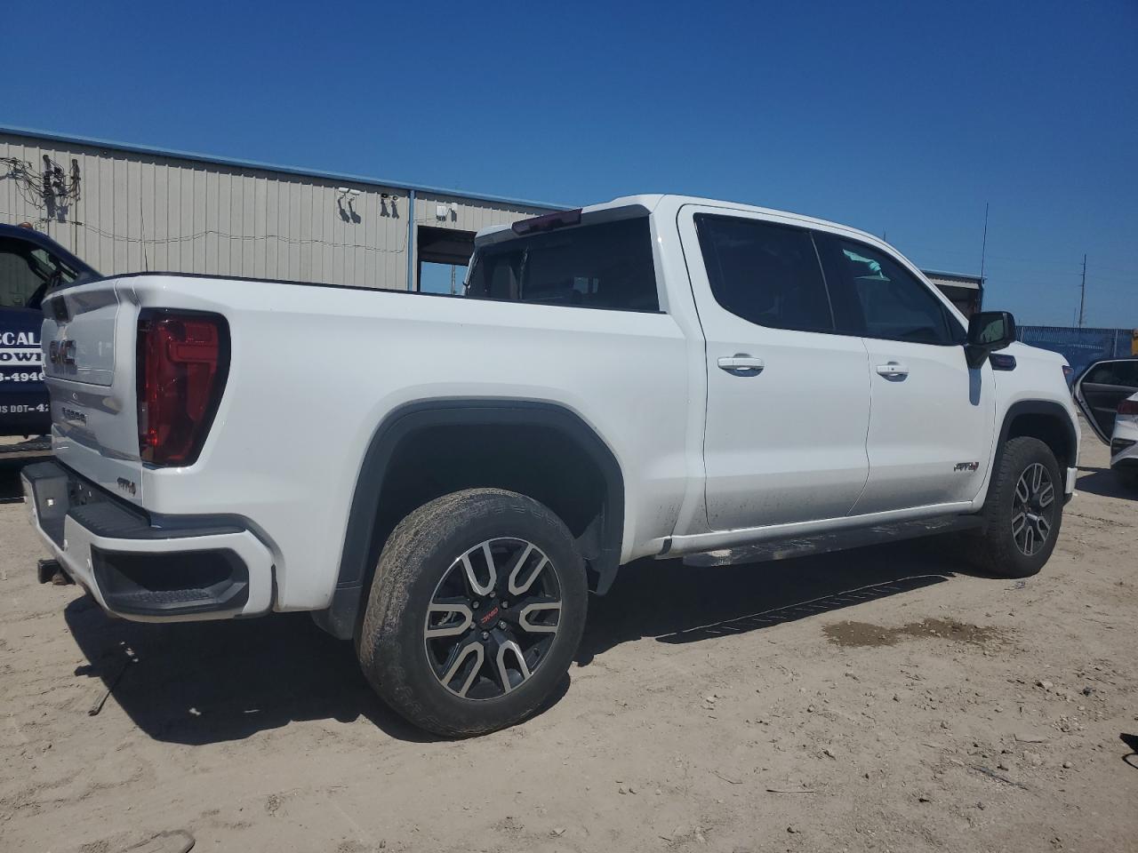 1GTPUEEL4NZ536715 2022 GMC Sierra K1500 At4