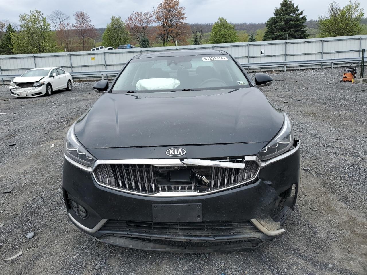 KNALC4J14H5067666 2017 Kia Cadenza Premium