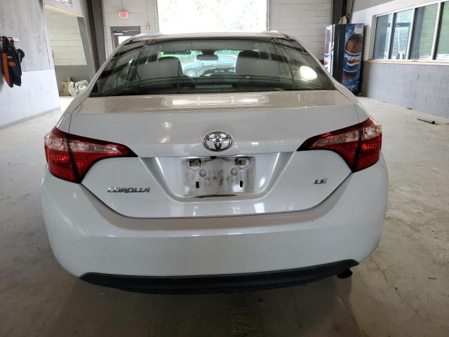 2018 Toyota Corolla L VIN: 5YFBURHE9JP805780 Lot: 53197014