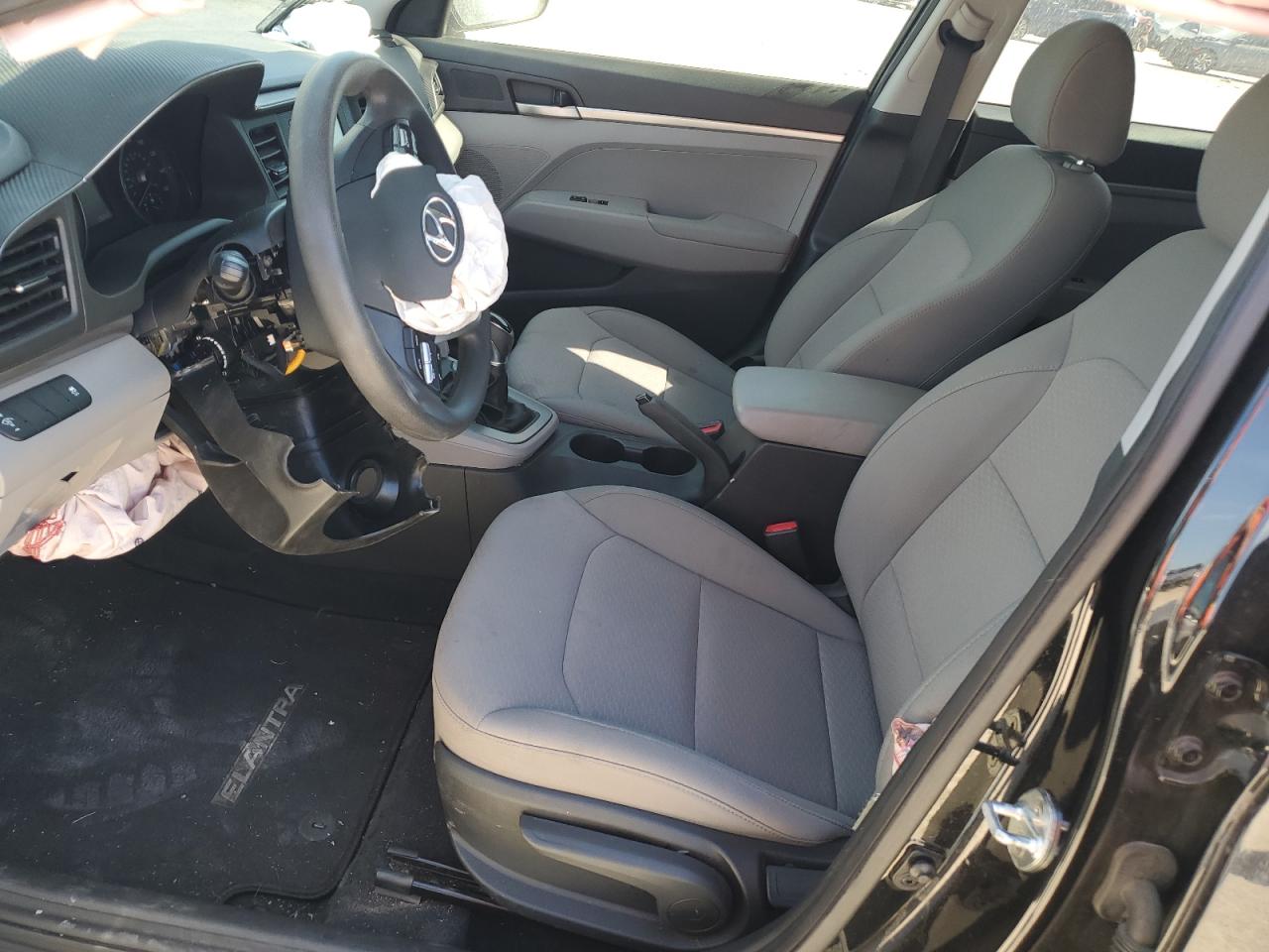 5NPD74LFXKH497083 2019 Hyundai Elantra Se