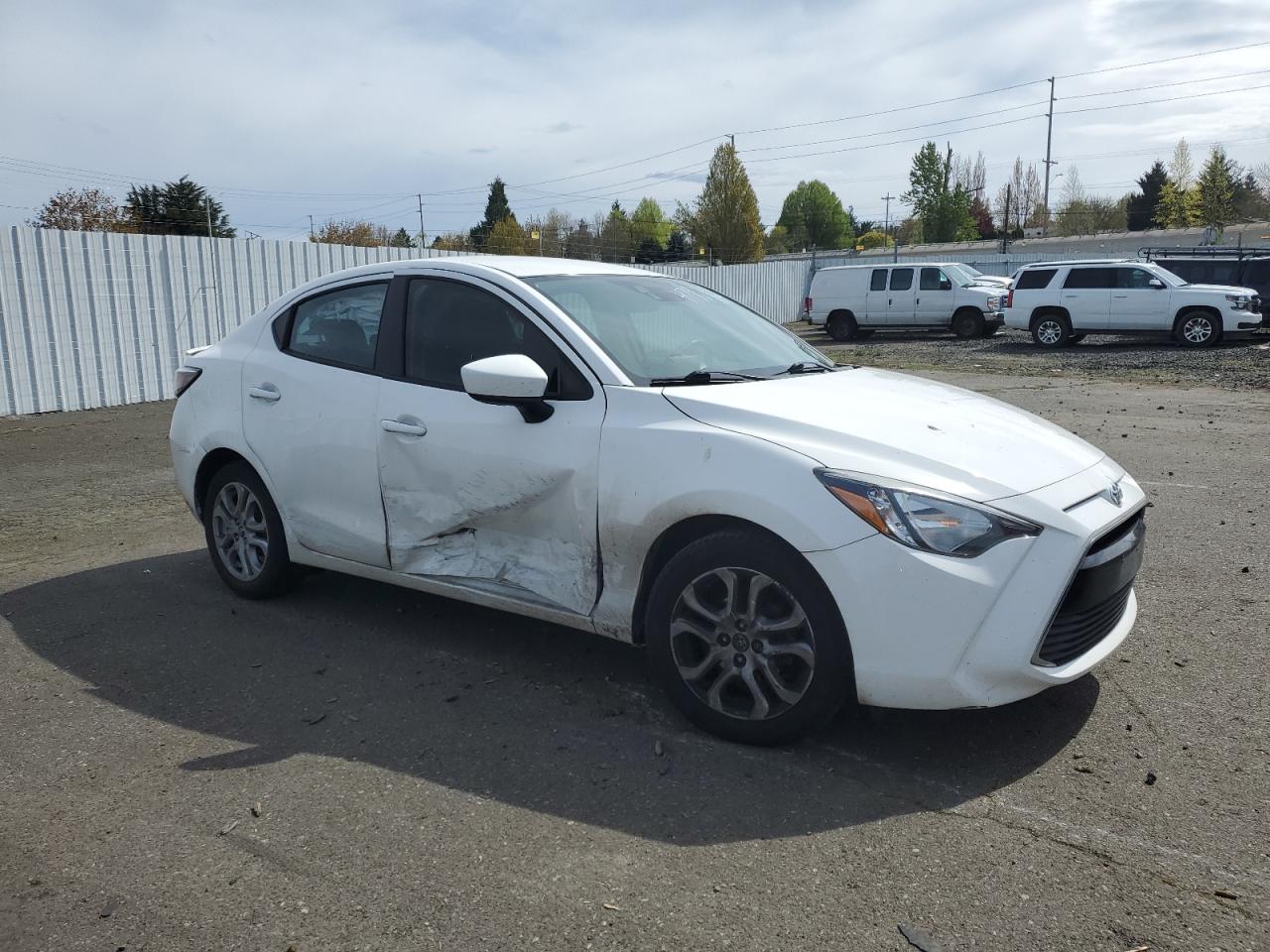 3MYDLBYVXHY175492 2017 Toyota Yaris Ia