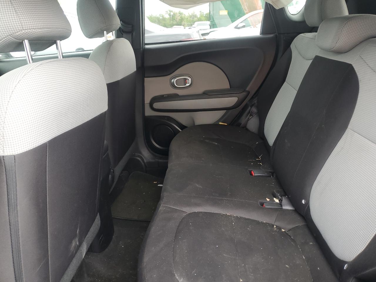 KNDJN2A27H7466268 2017 Kia Soul