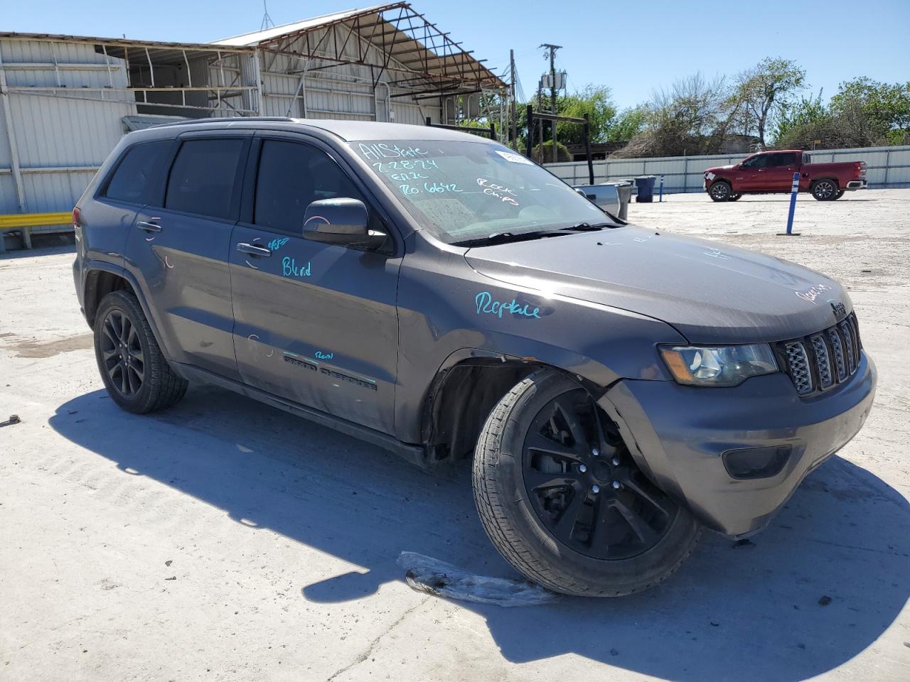 1C4RJFAG9JC449230 2018 Jeep Grand Cherokee Laredo