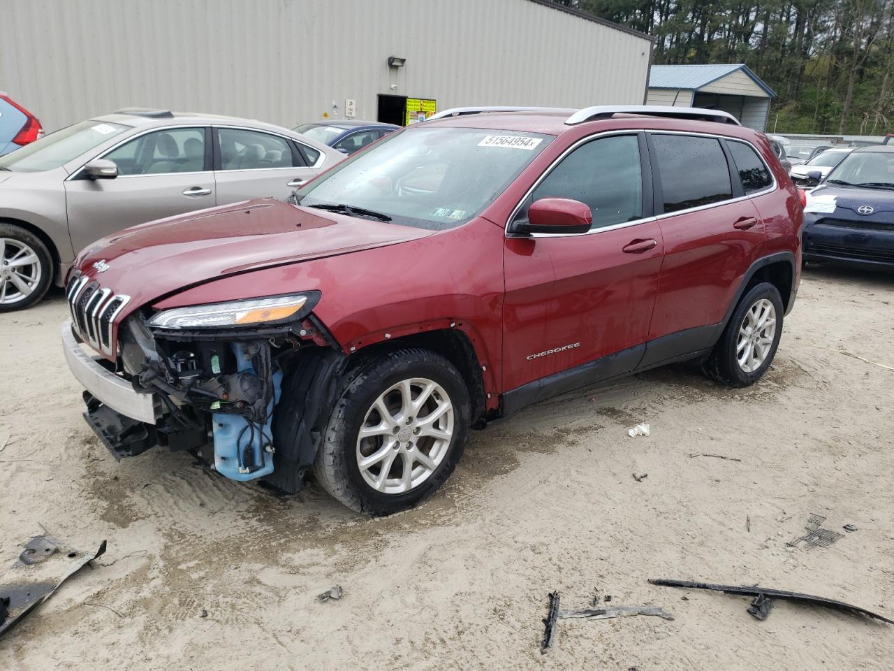 2016 Jeep Cherokee Latitude vin: 1C4PJLCB4GW257681