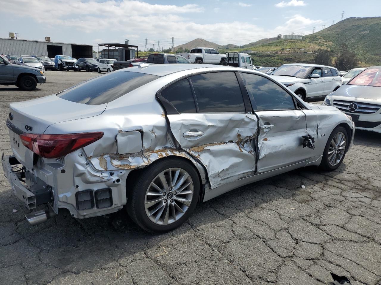 2019 Infiniti Q50 Luxe vin: JN1EV7AP3KM542719