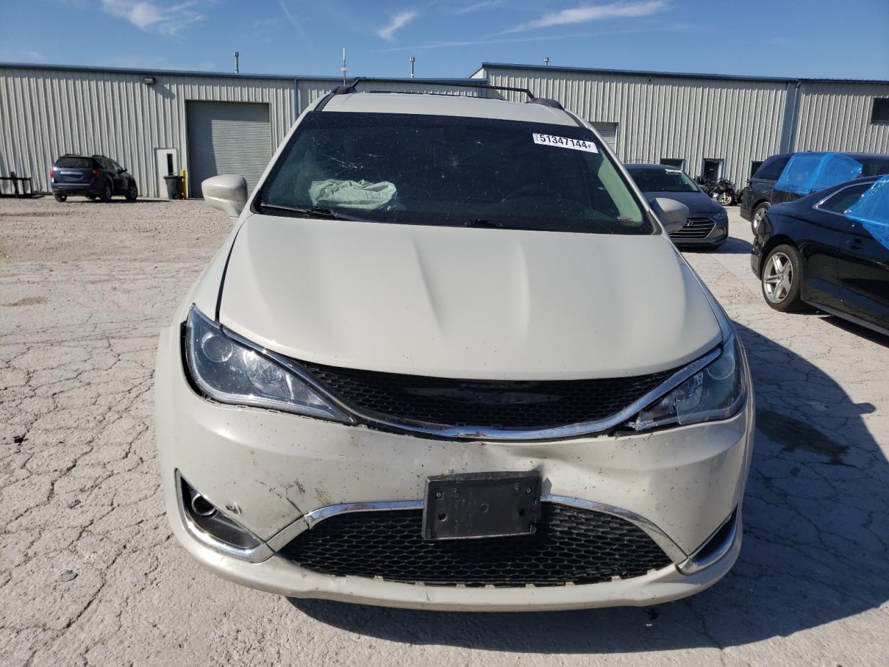 2C4RC1BG8HR795654 2017 Chrysler Pacifica Touring L