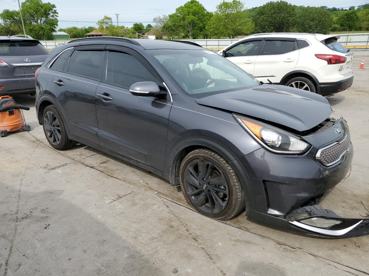 KNDCC3LC1J5133379 2018 Kia Niro Ex