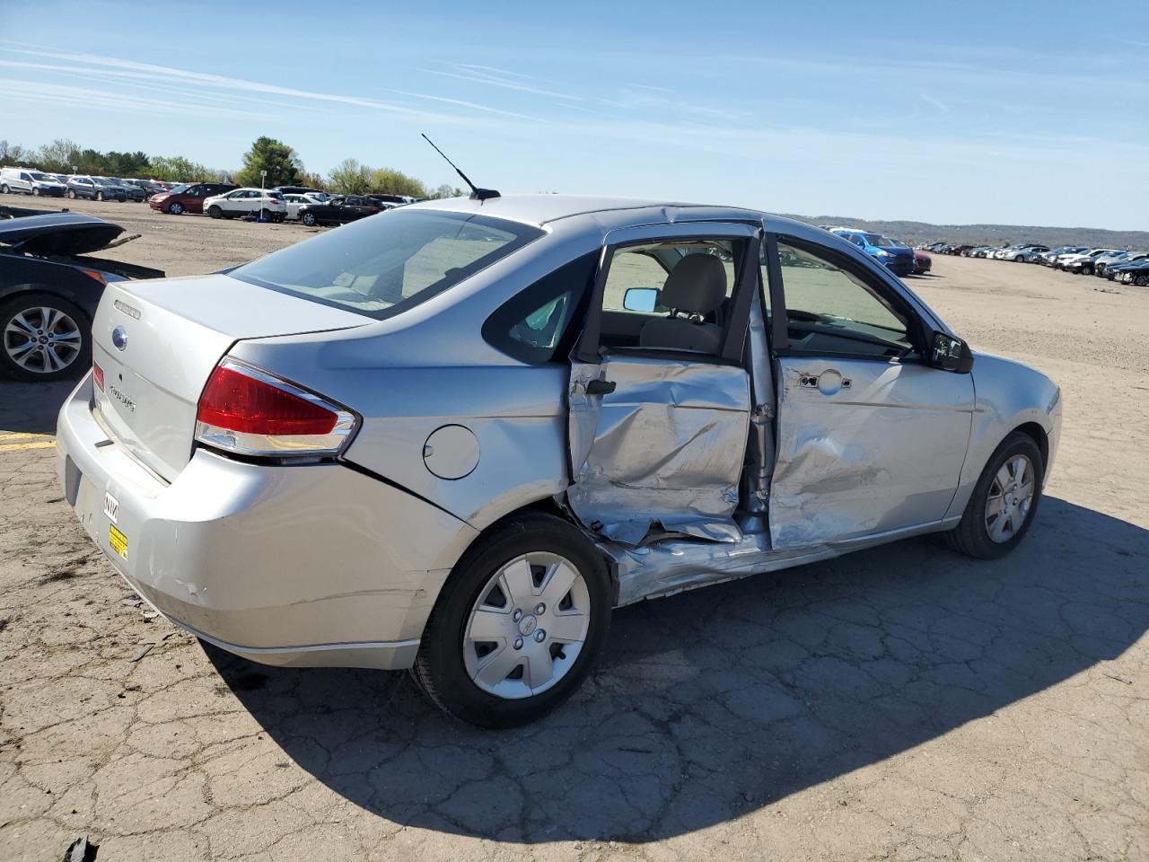 1FAHP34N28W146596 2008 Ford Focus S/Se