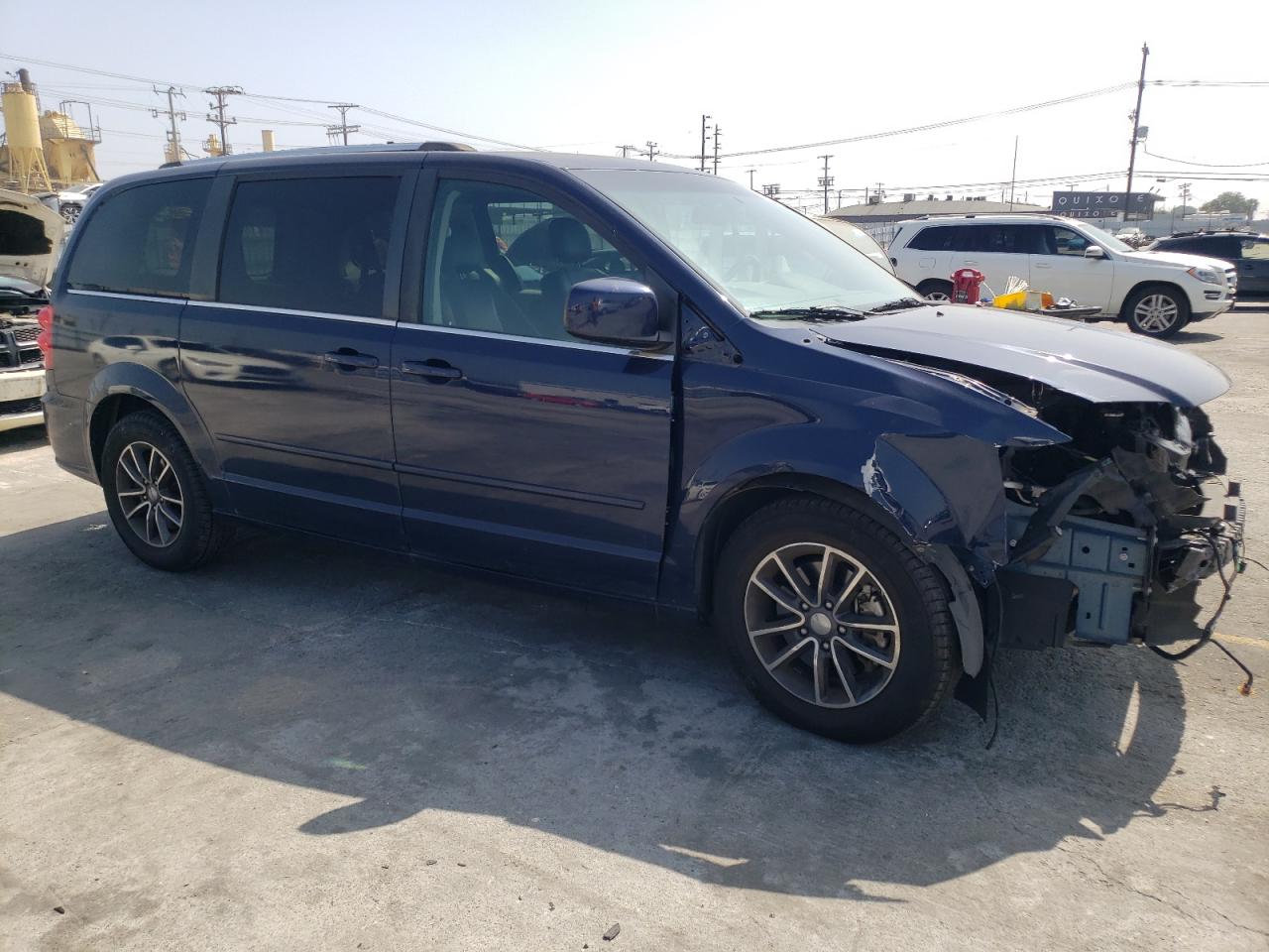 2C4RDGCG0HR697331 2017 Dodge Grand Caravan Sxt