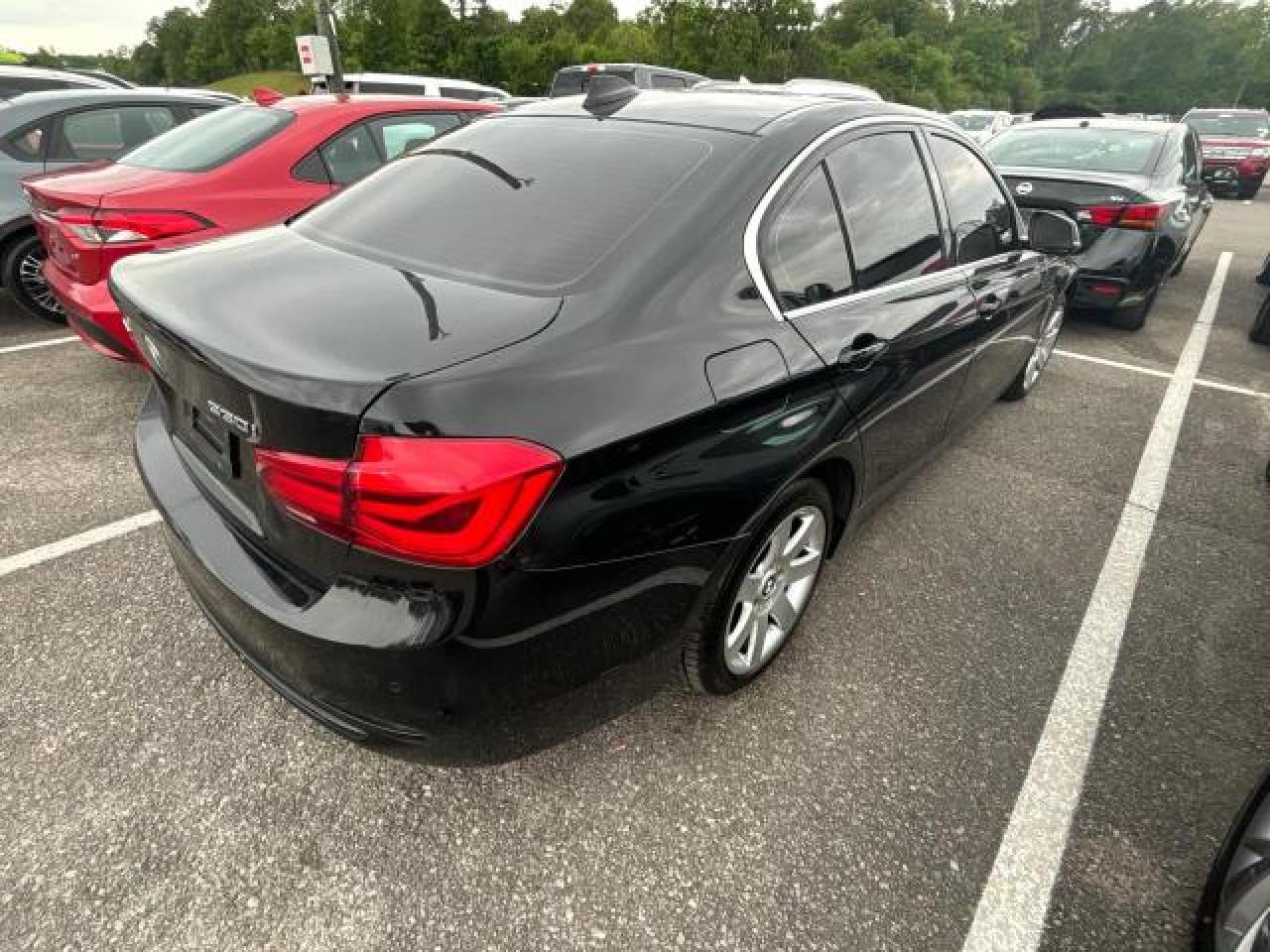 2017 BMW 330 Xi vin: WBA8D9C32HA005317