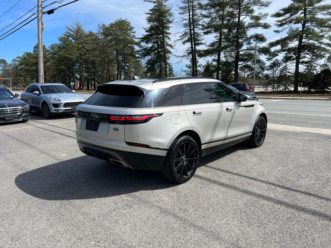 2019 Land Rover Range Rover Velar R-Dynamic Se vin: SALYL2EV4KA791200