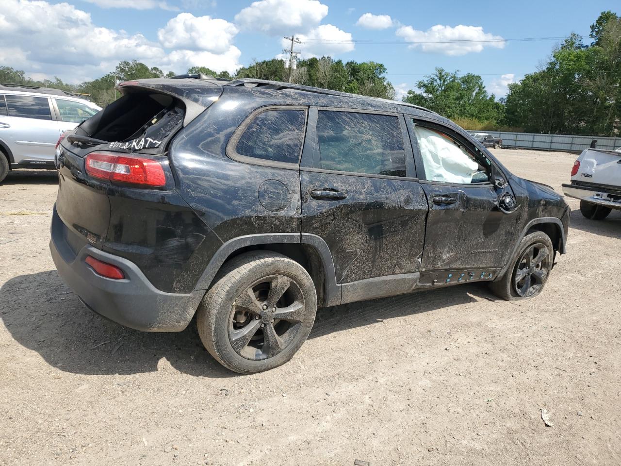 1C4PJLCB2JD518406 2018 Jeep Cherokee Latitude