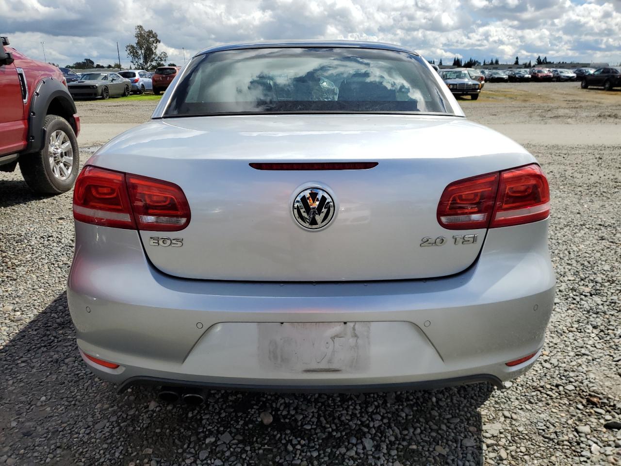 WVWFW7AH2CV008663 2012 Volkswagen Eos Lux