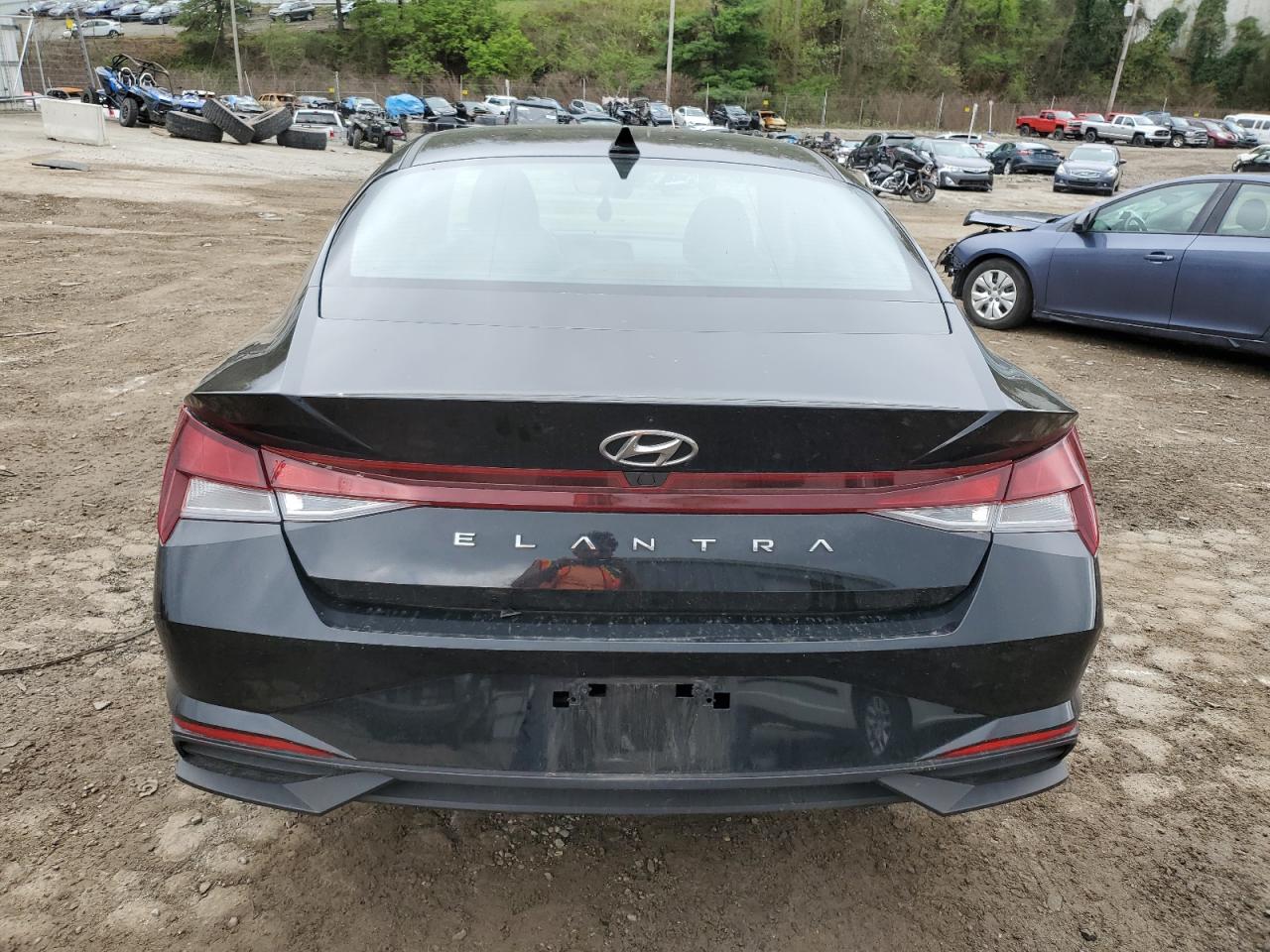 KMHLM4AG7NU344697 2022 Hyundai Elantra Sel