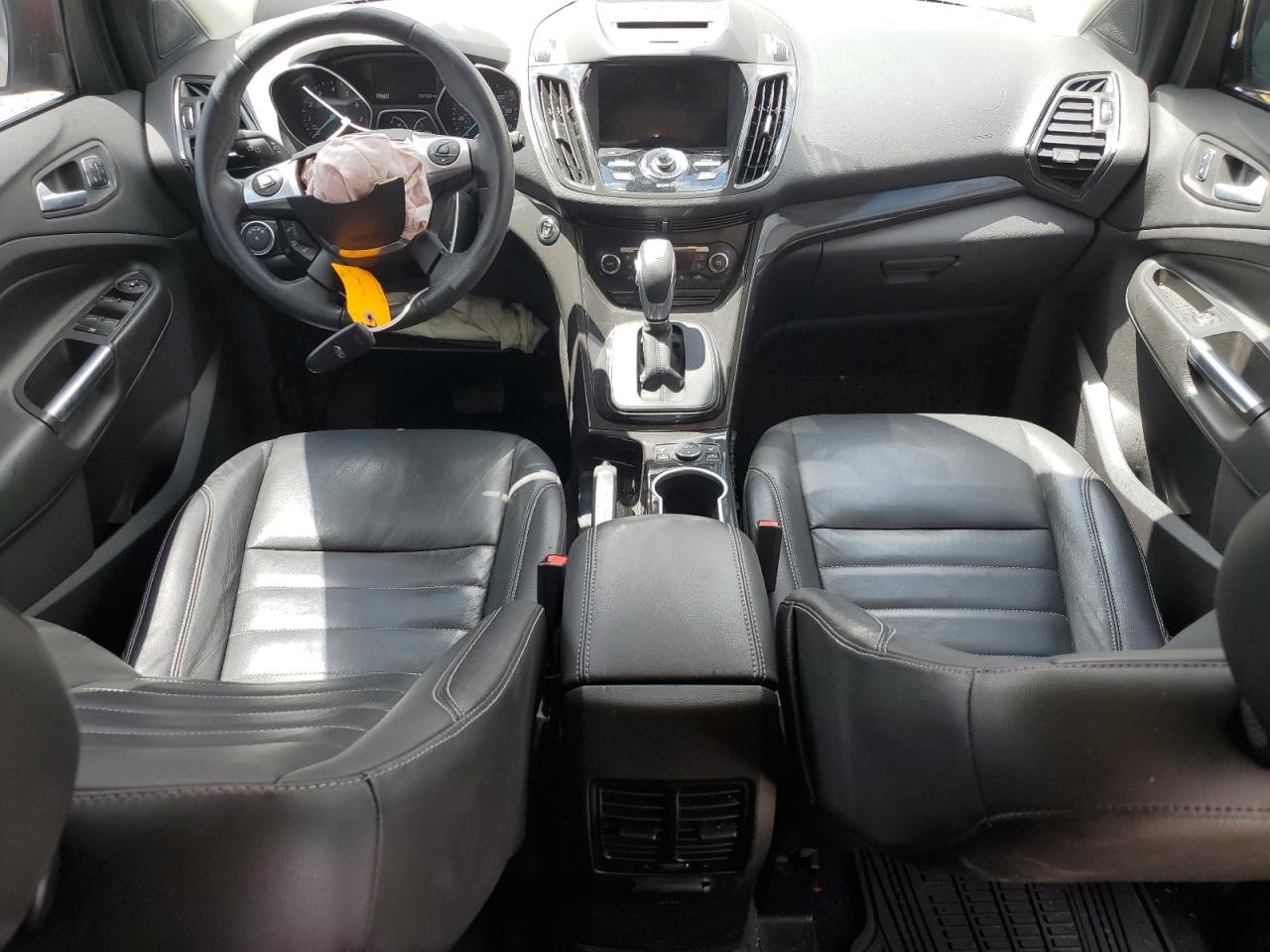 1FMCU0J97GUB33948 2016 Ford Escape Titanium