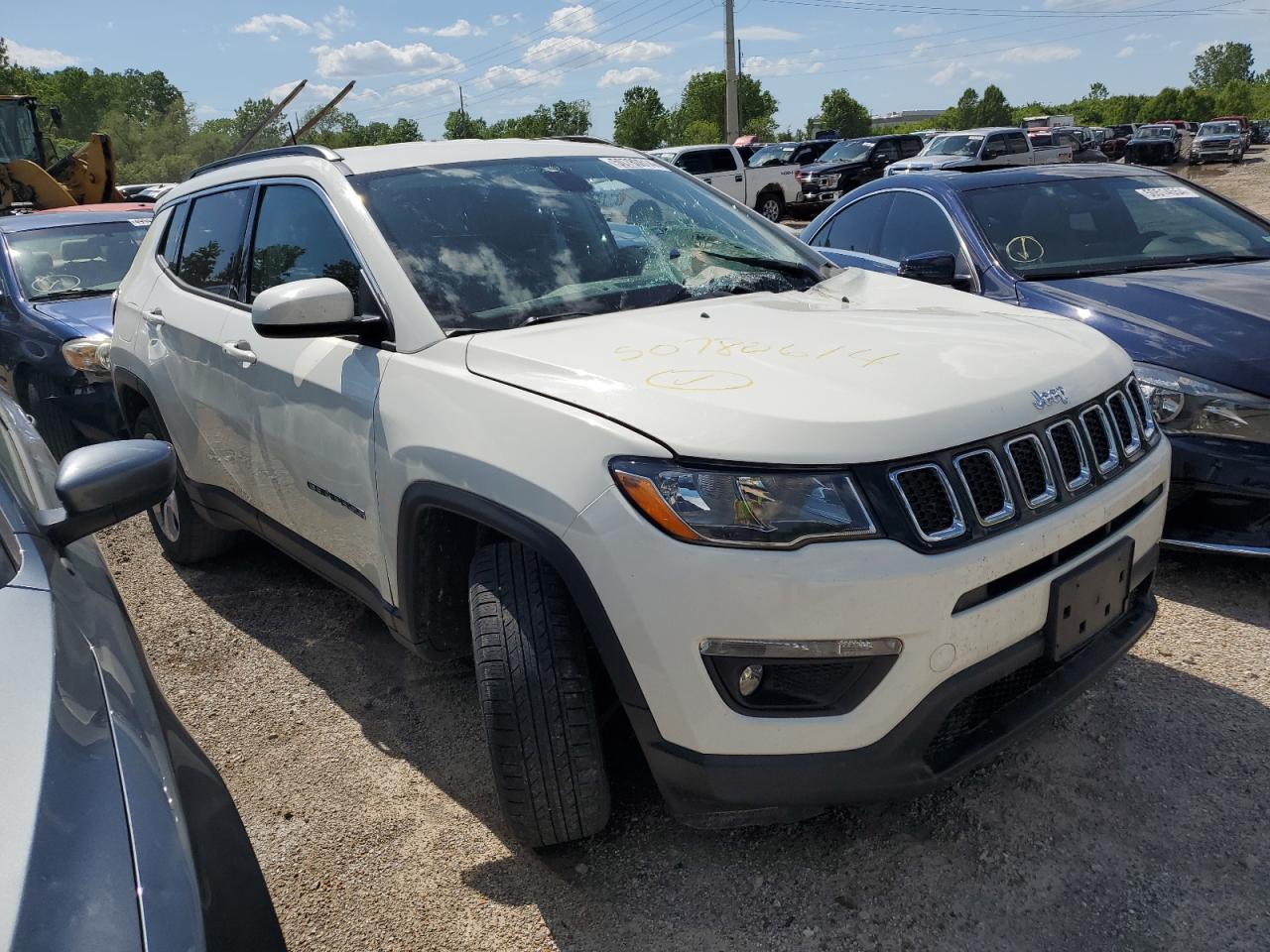 2018 Jeep Compass Latitude vin: 3C4NJDBB1JT155184