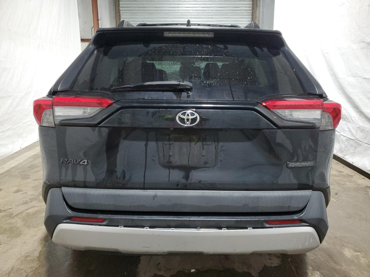 2T3J1RFVXKW020831 2019 Toyota Rav4 Adventure