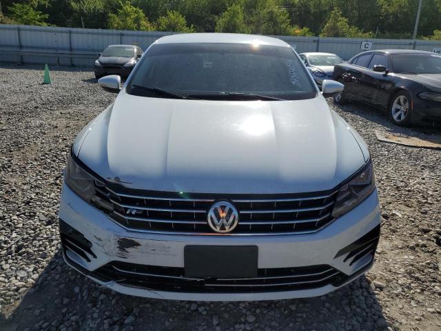 1VWDT7A32HC055261 2017 Volkswagen Passat R-Line