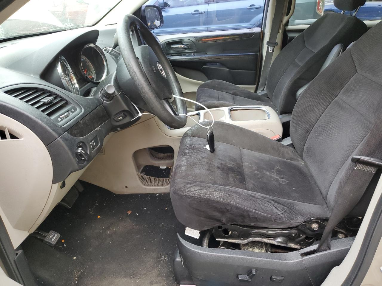 2C4RDGCG2ER266758 2014 Dodge Grand Caravan Sxt