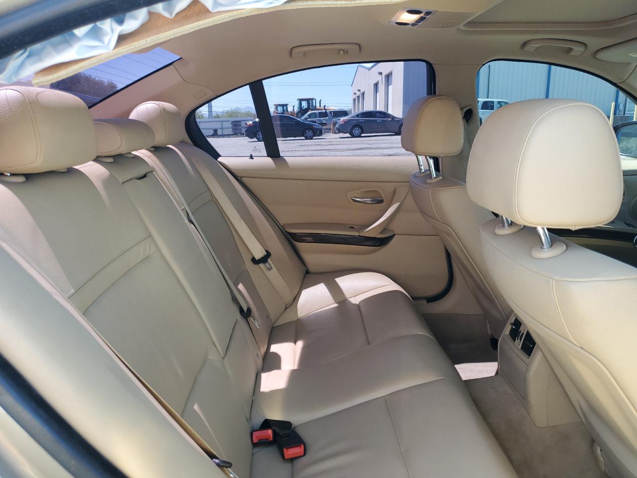 WBAPH7G51ANM50016 2010 BMW 328 I