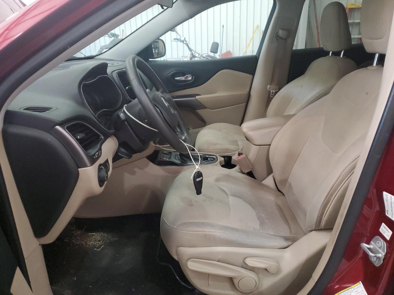 1C4PJLCB3KD339986 2019 Jeep Cherokee Latitude