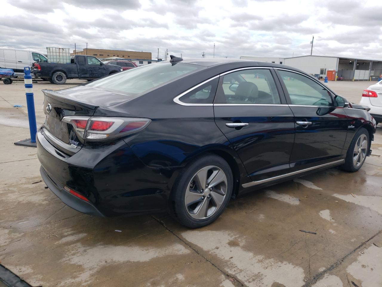 2016 Hyundai Sonata Hybrid vin: KMHE34L14GA022186