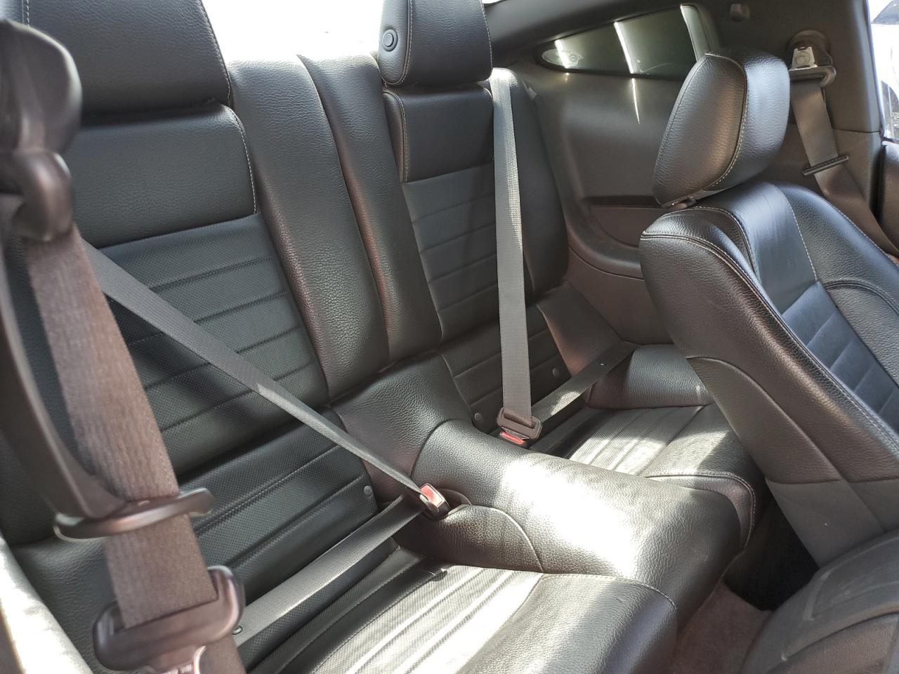 1ZVBP8AMXB5101585 2011 Ford Mustang