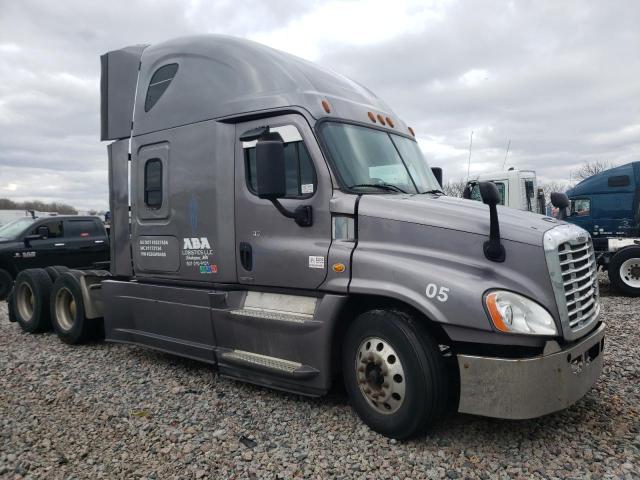 Lot #2477285443 2016 FREIGHTLINER CASCADIA 1 salvage car