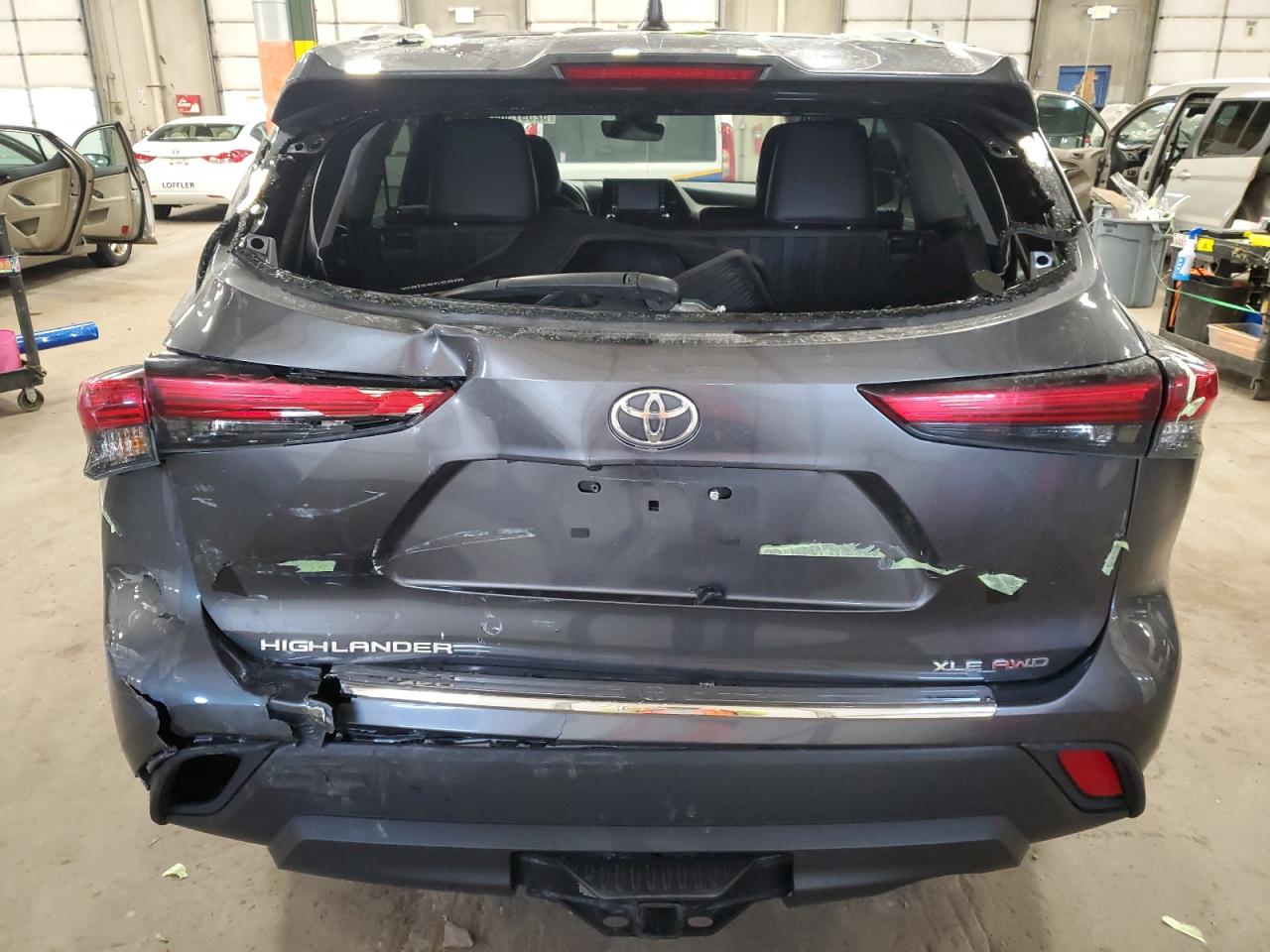5TDGZRBH3NS597256 2022 Toyota Highlander Xle