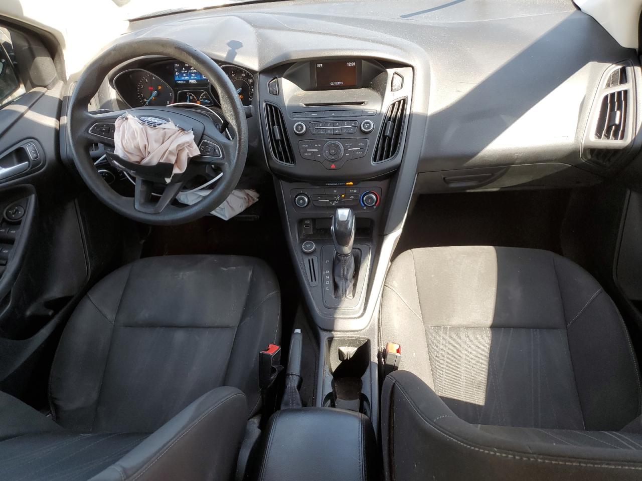 1FADP3F2XFL239057 2015 Ford Focus Se