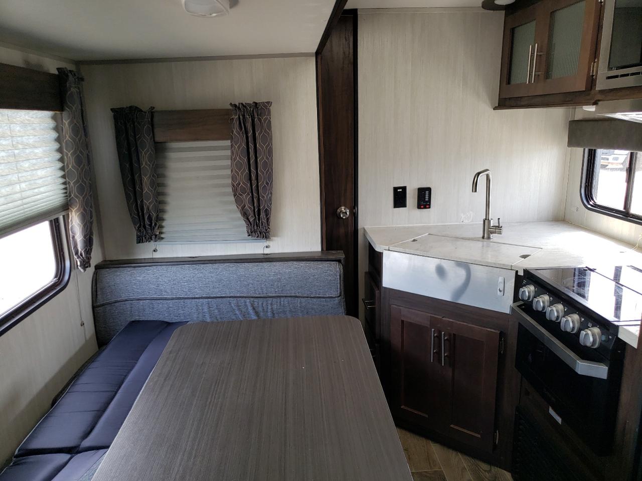 4X4TCKB2XK9130746 2019 Chke Util Tlr