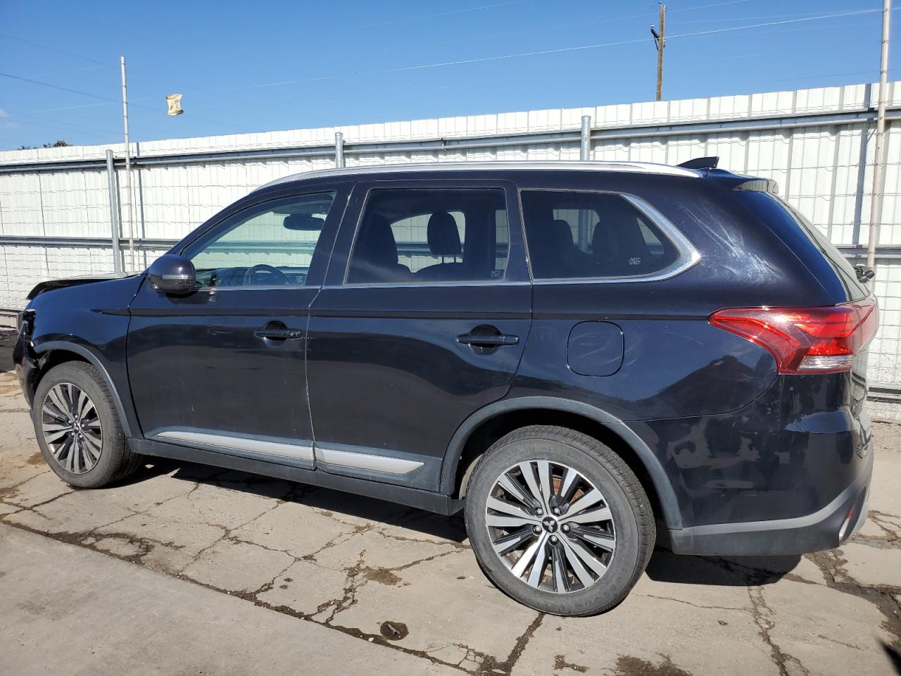 JA4AZ3A35KZ040944 2019 Mitsubishi Outlander Se