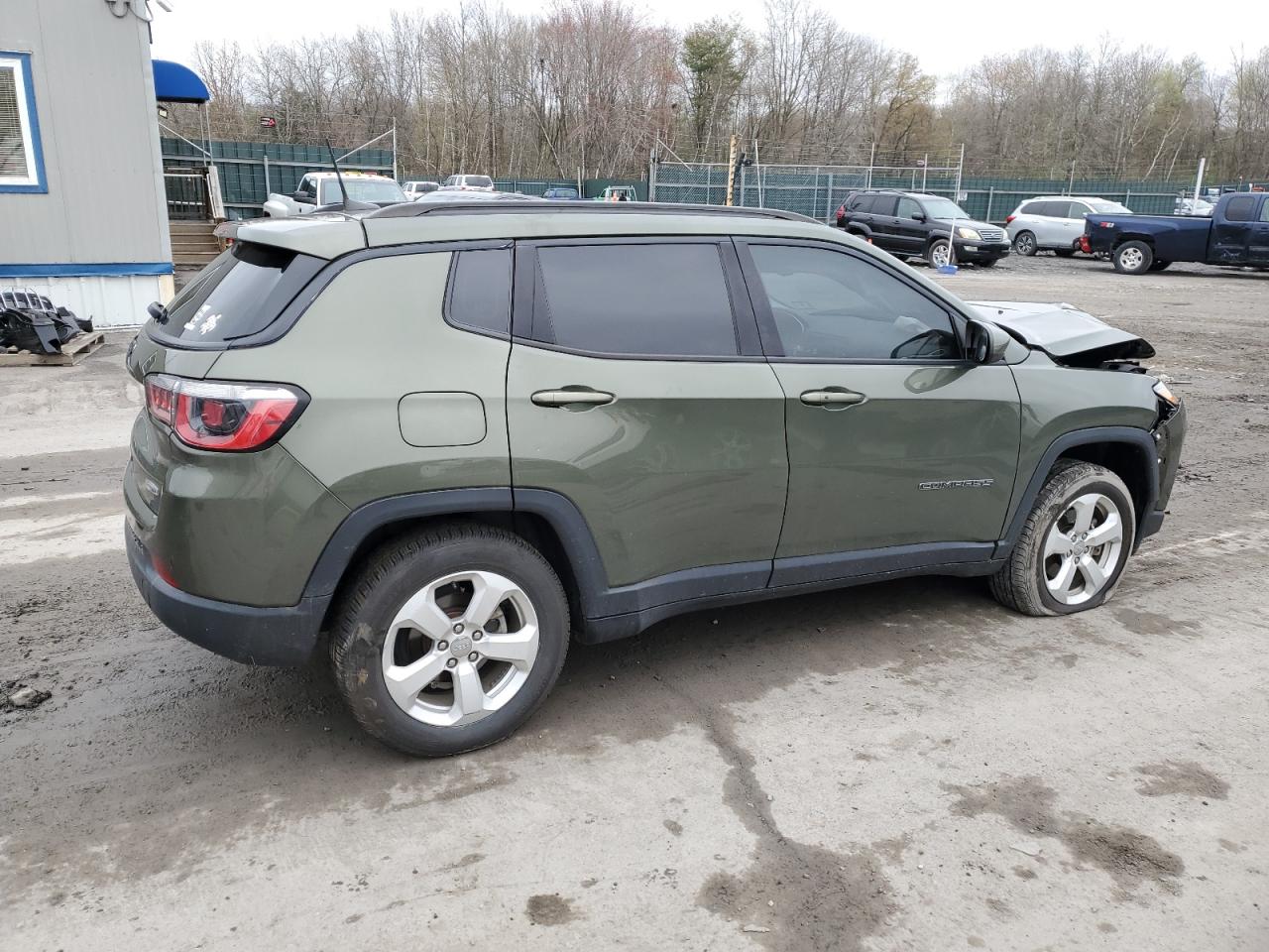 3C4NJDBB7JT112842 2018 Jeep Compass Latitude