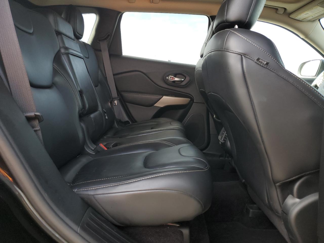 1C4PJMDB9HW656298 2017 Jeep Cherokee Limited