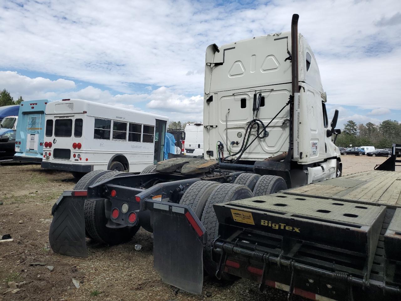 3AKJGLD50FSGR0993 2015 Freightliner Cascadia 125