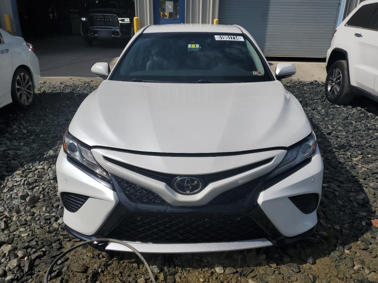 4T1B61HK0JU132779 2018 Toyota Camry Xse