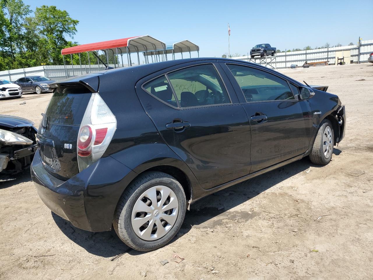 2013 Toyota Prius C vin: JTDKDTB30D1535335