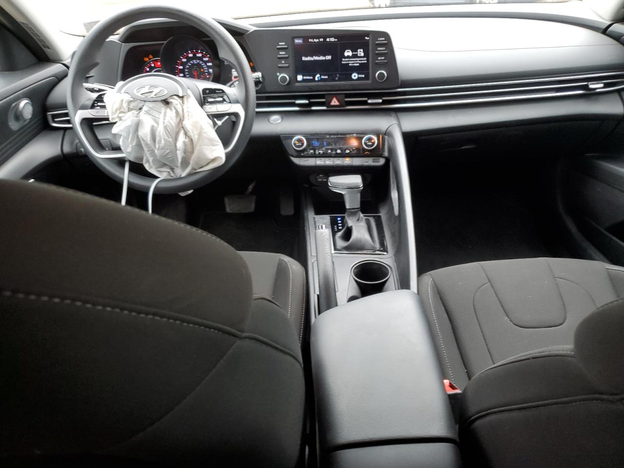 KMHLM4AG7NU344697 2022 Hyundai Elantra Sel