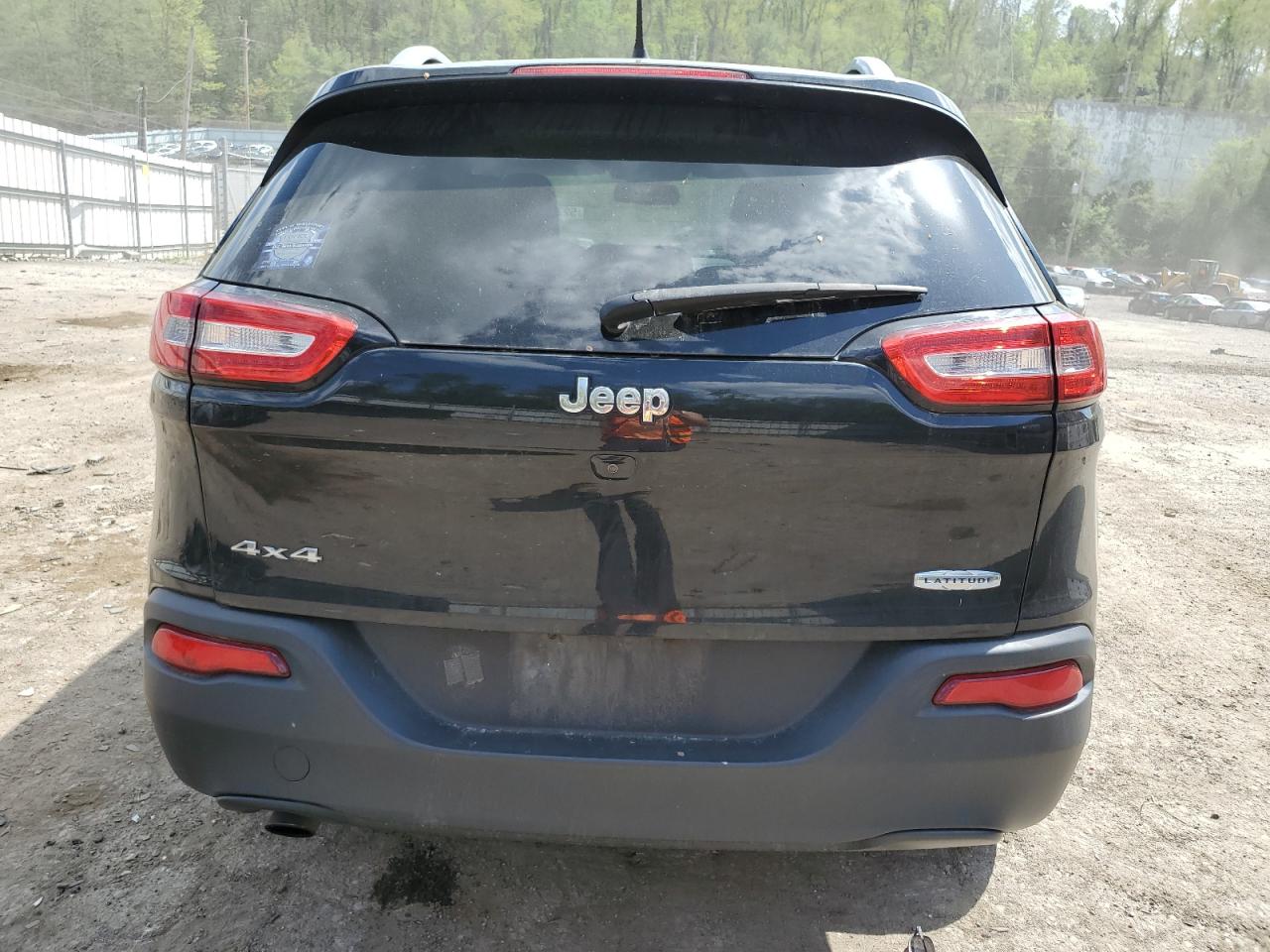 2015 Jeep Cherokee Latitude vin: 1C4PJMCB1FW734734