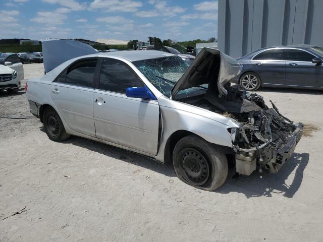 2004 Toyota Camry Le VIN: 4T1BE32K44U795736 Lot: 52088204